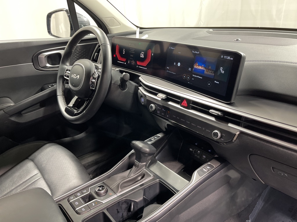 2024 Kia Sorento S photo 24