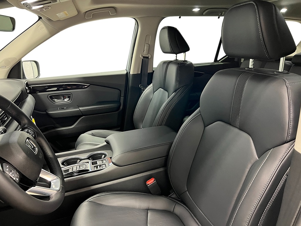 2025 Honda Pilot Touring photo 11