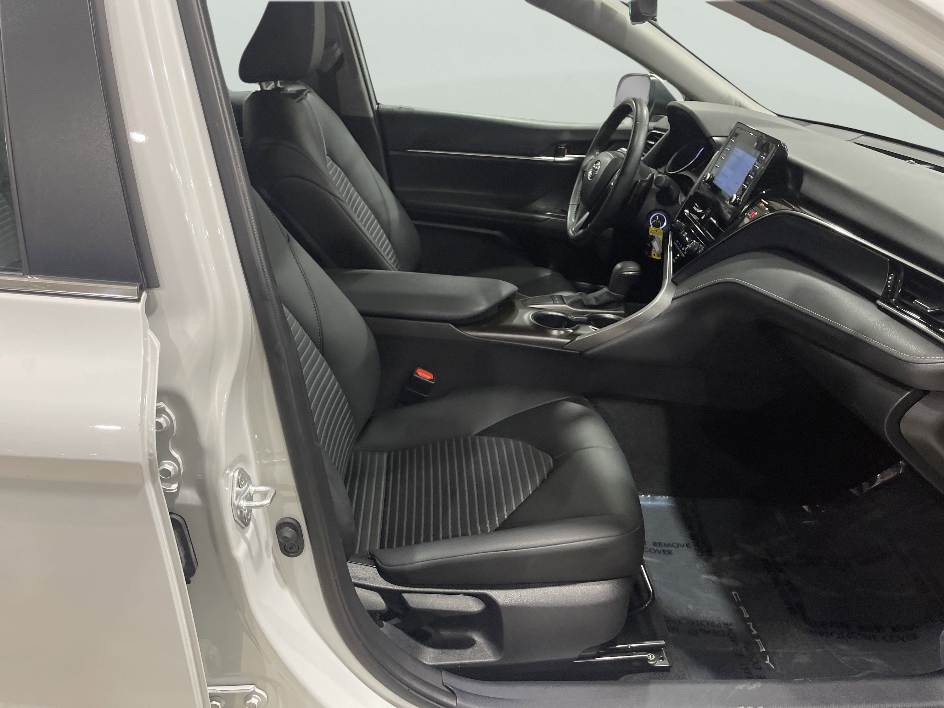 2024 Toyota Camry SE photo 13