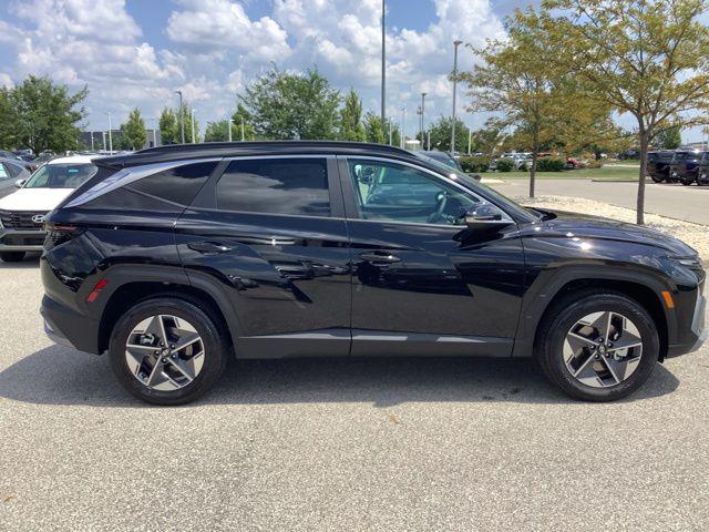 2025 Hyundai Tucson SE photo 4