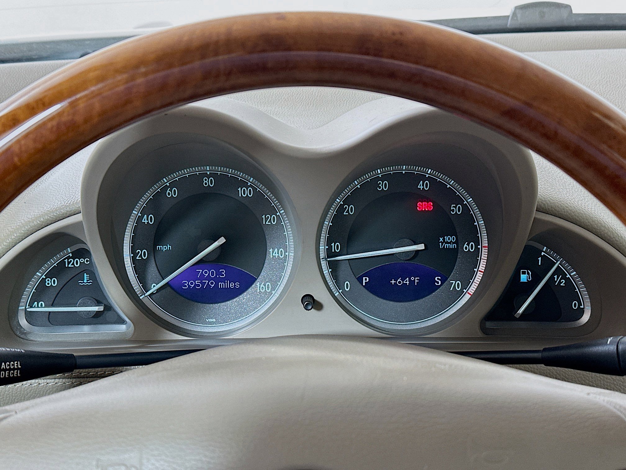 2003 Mercedes Benz SL 500 photo 11