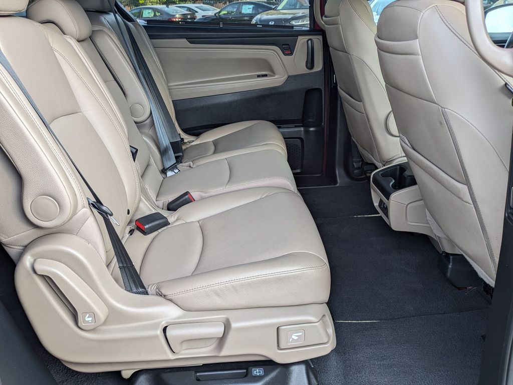 2022 Honda Odyssey Touring photo 25