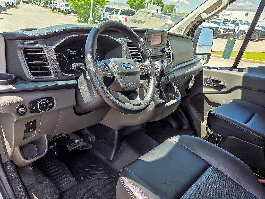 2025 Ford Transit Cargo Van photo 4