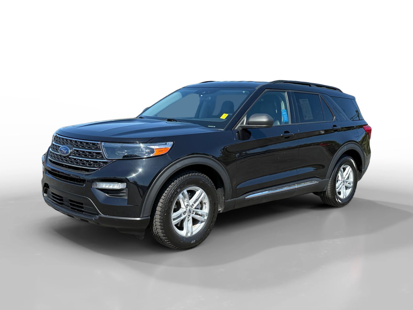 2023 Ford Explorer XLT's photo