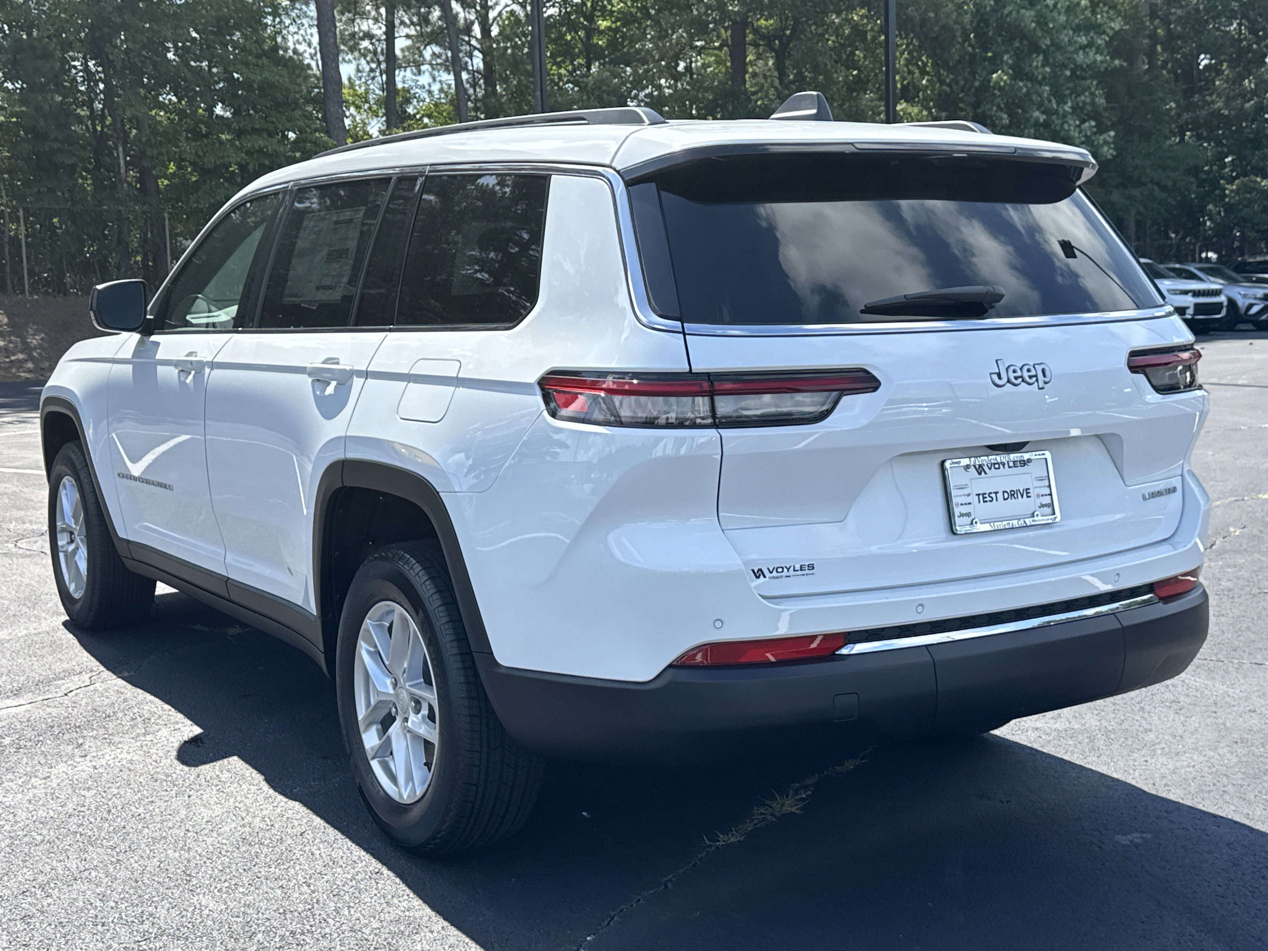 2025 Jeep Grand Cherokee Laredo X photo 4