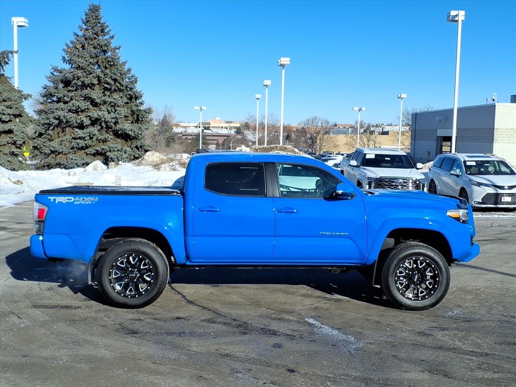 Used 2021 Toyota Tacoma TRD Sport with VIN 3TYCZ5AN4MT039286 for sale in Burnsville, Minnesota