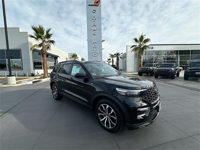 2022 Ford Explorer ST-LINE's photo