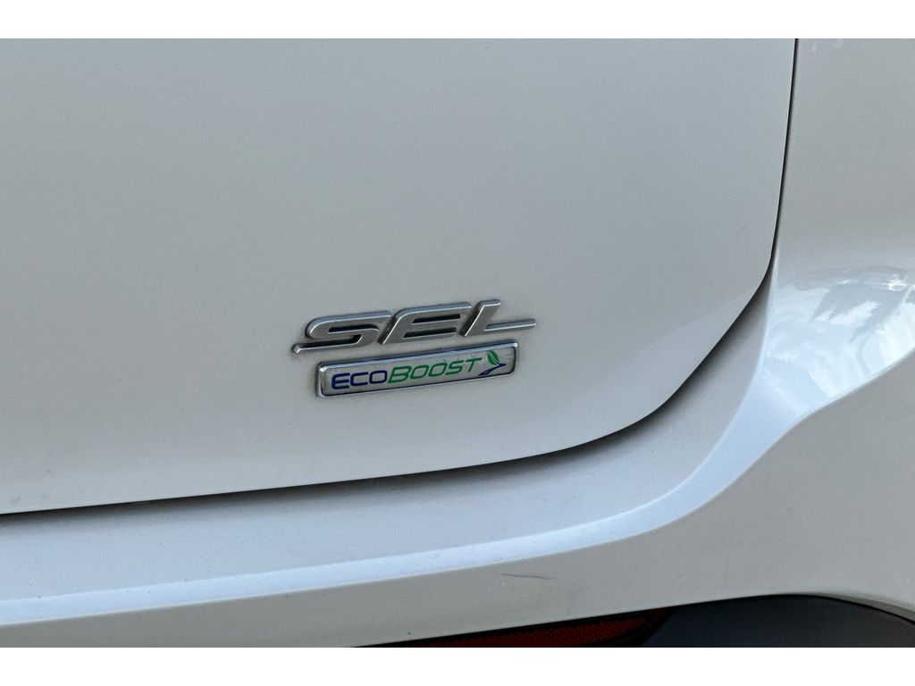 2018 Ford Edge SEL photo 12