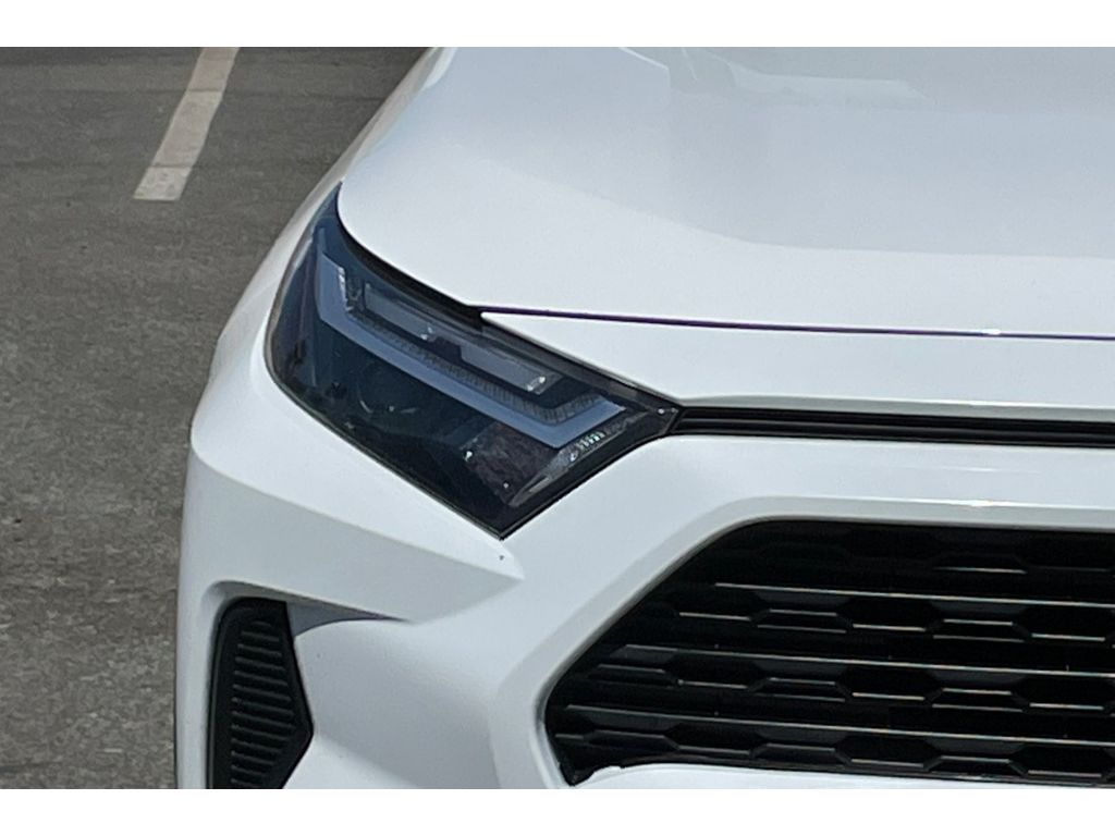2023 Toyota RAV4 XLE photo 38