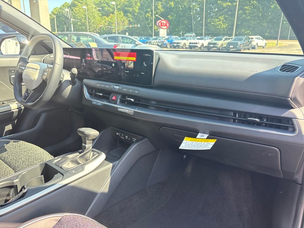 2025 Kia K4 GT-Line photo 30