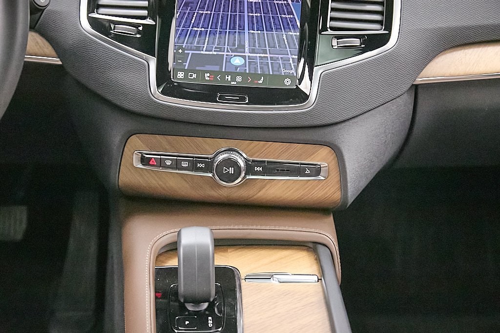 2023 VOLVO XC90 - Image 33