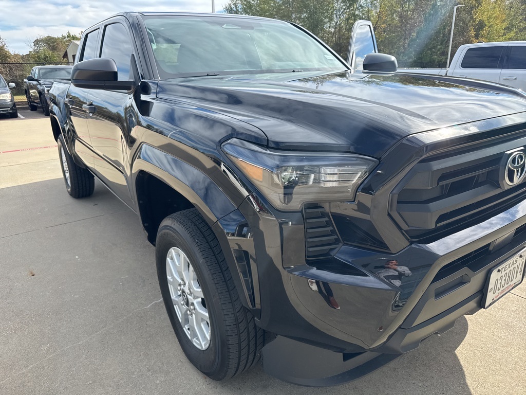 2025 Toyota Tacoma SR's photo