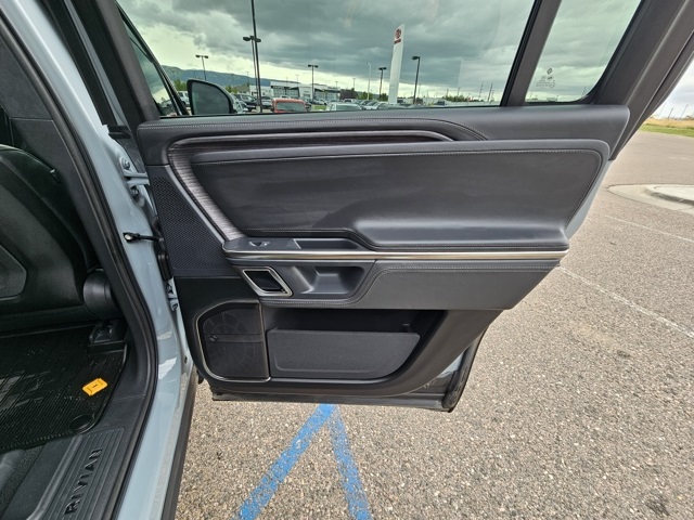 2023 Rivian R1S Adventure photo 20