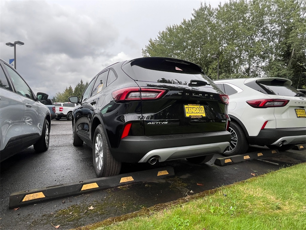 2025 Ford Escape Active photo 2