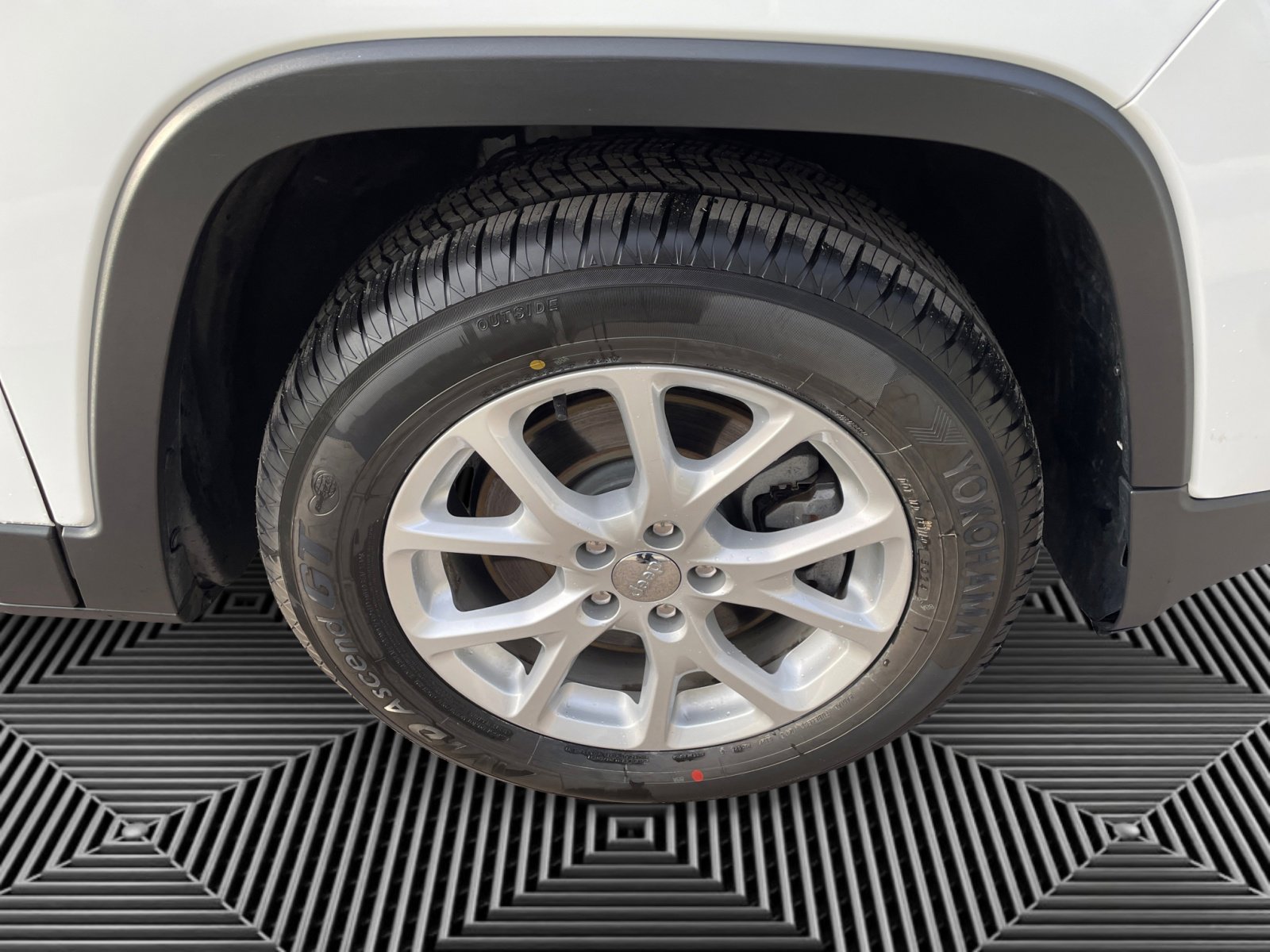 2016 Jeep Cherokee Latitude photo 17