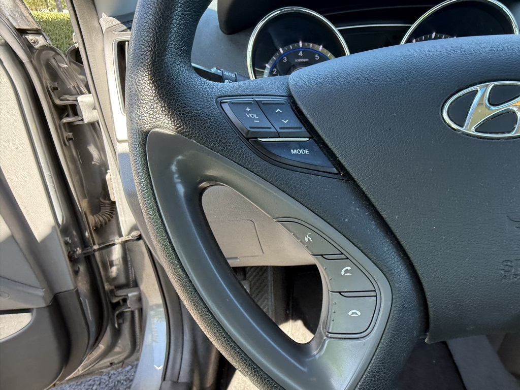2013 Hyundai Sonata GLS photo 8