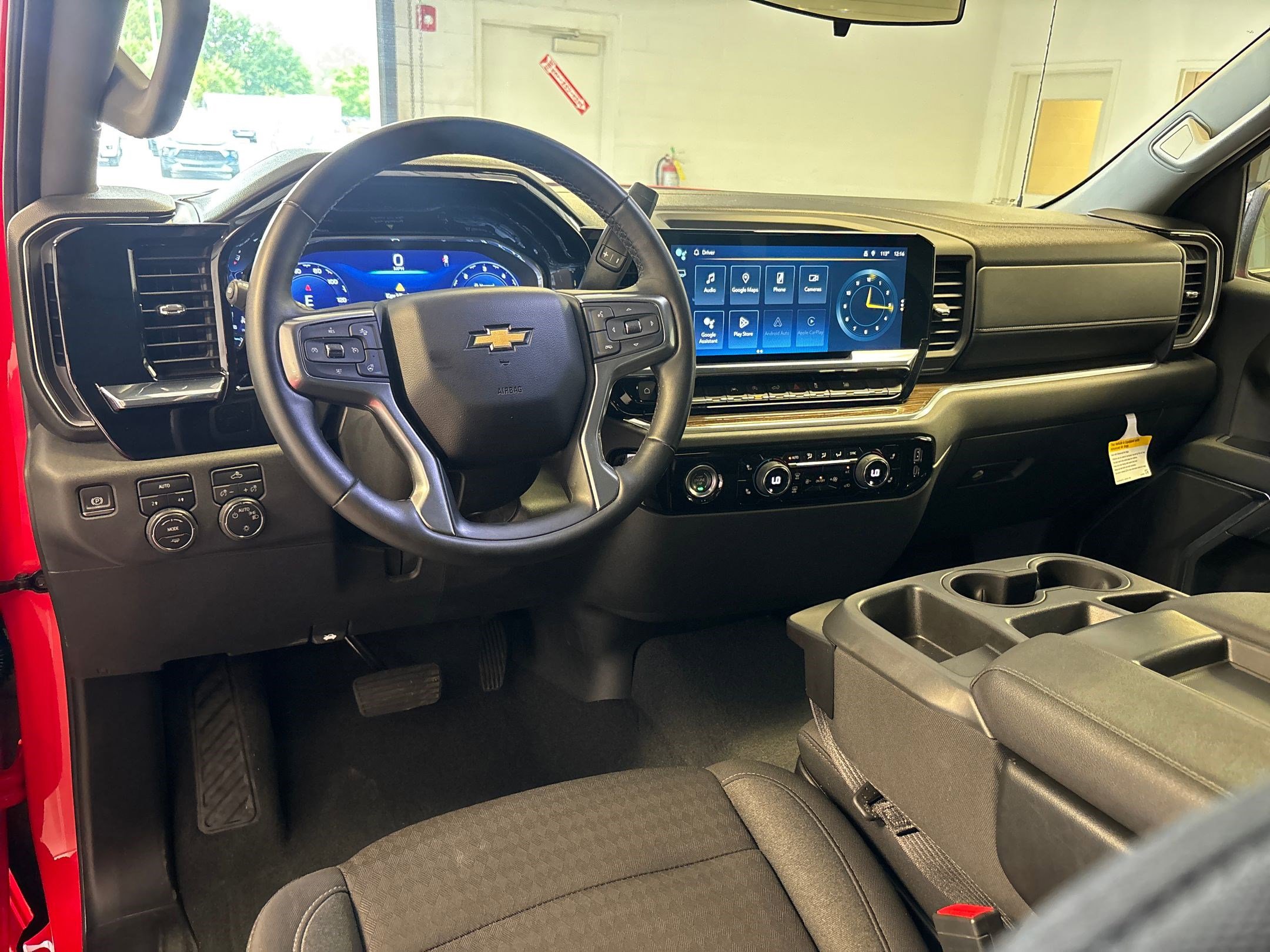 2023 Chevrolet Silverado 1500 LT photo 4