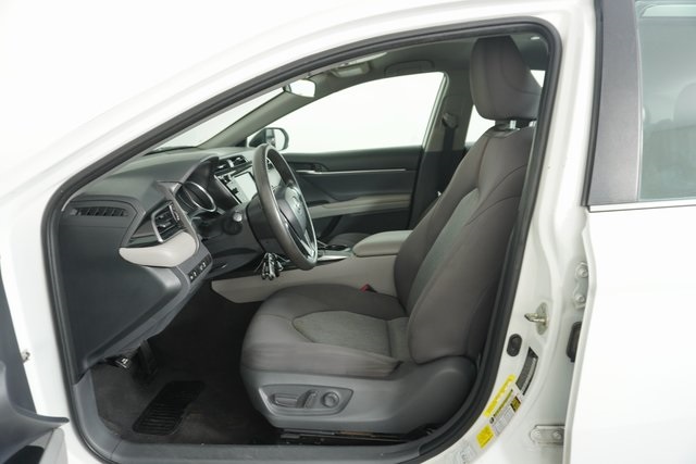 2020 Toyota Camry LE photo 17