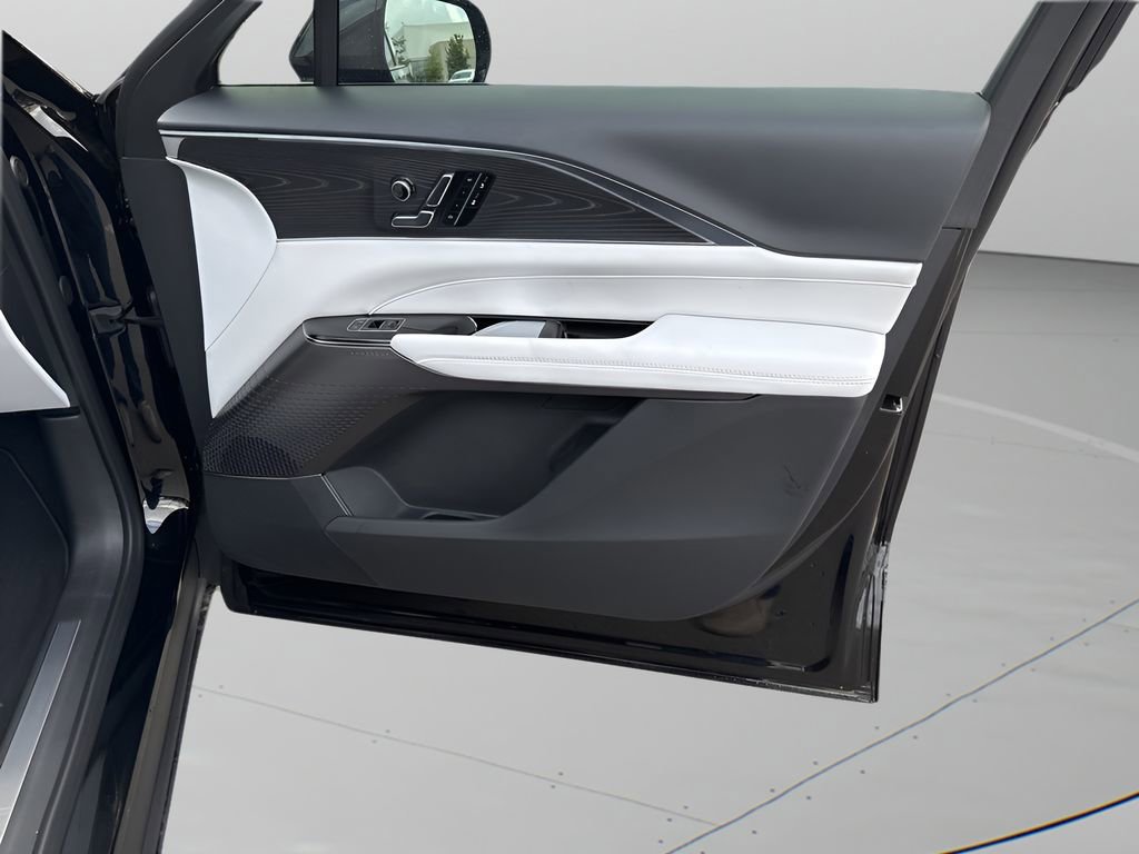 2025 Cadillac Lyriq Sport photo 10