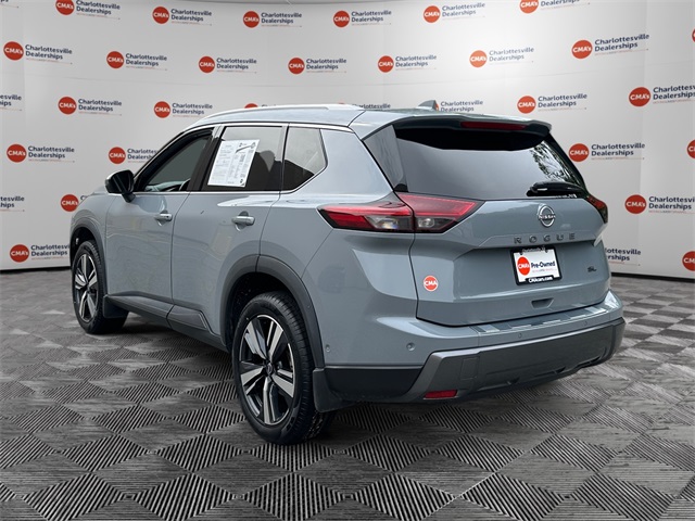 2024 Nissan Rogue SL photo 2