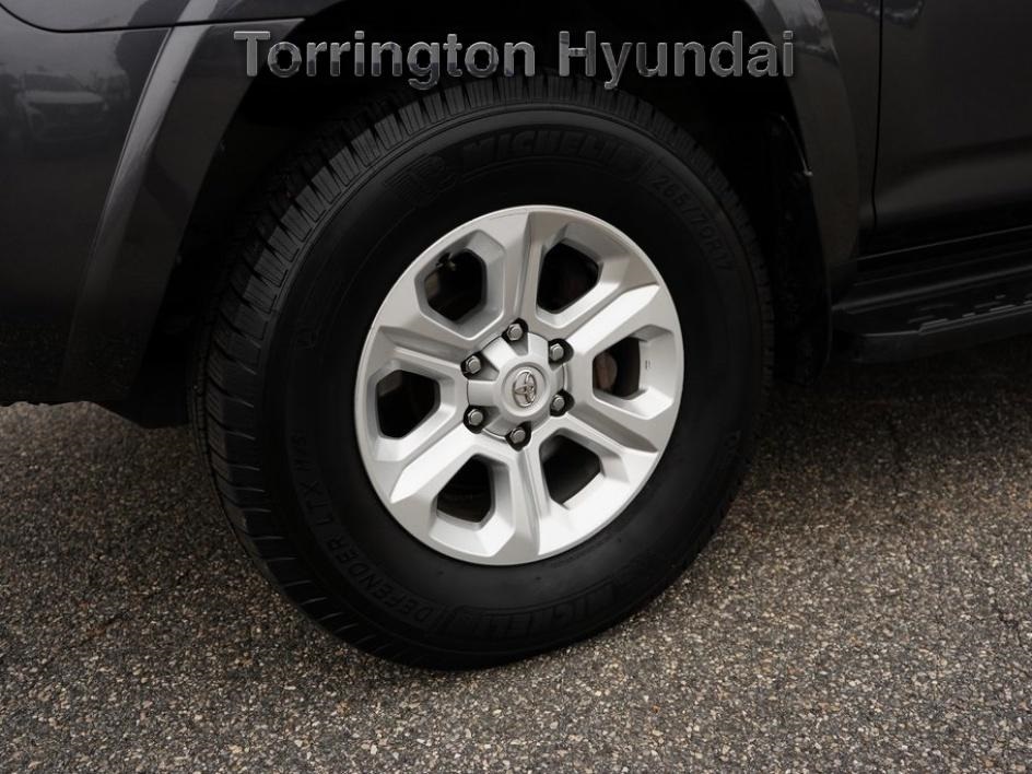 2022 Toyota 4Runner SR5 Premium photo 3