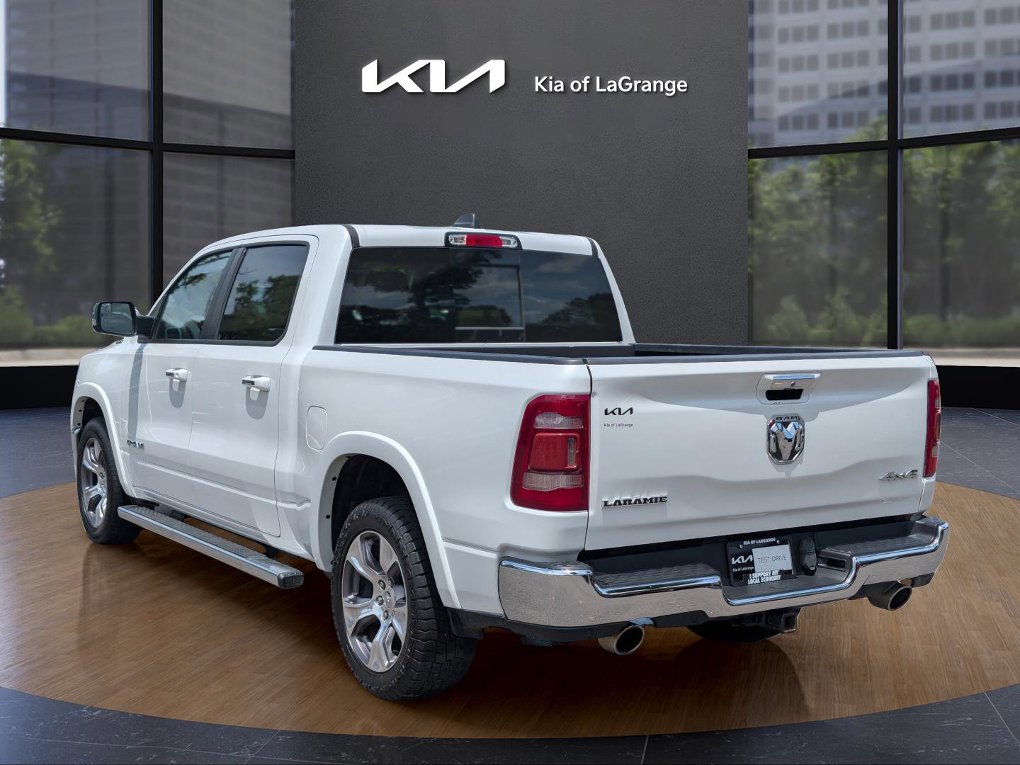 2020 Ram 1500 Laramie photo 7