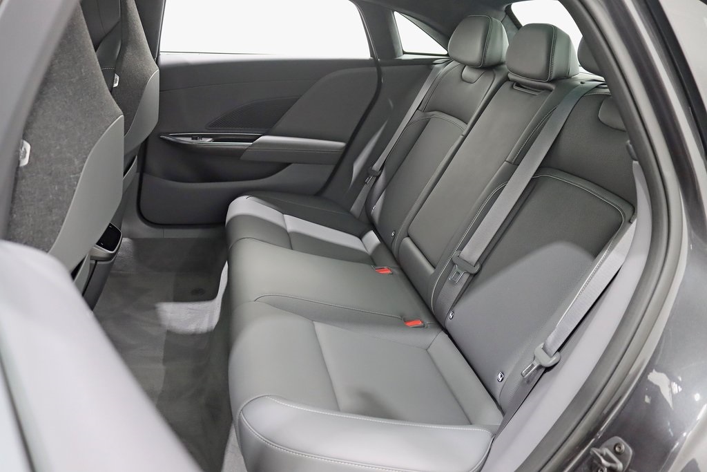 2025 Lucid Air Touring photo 30