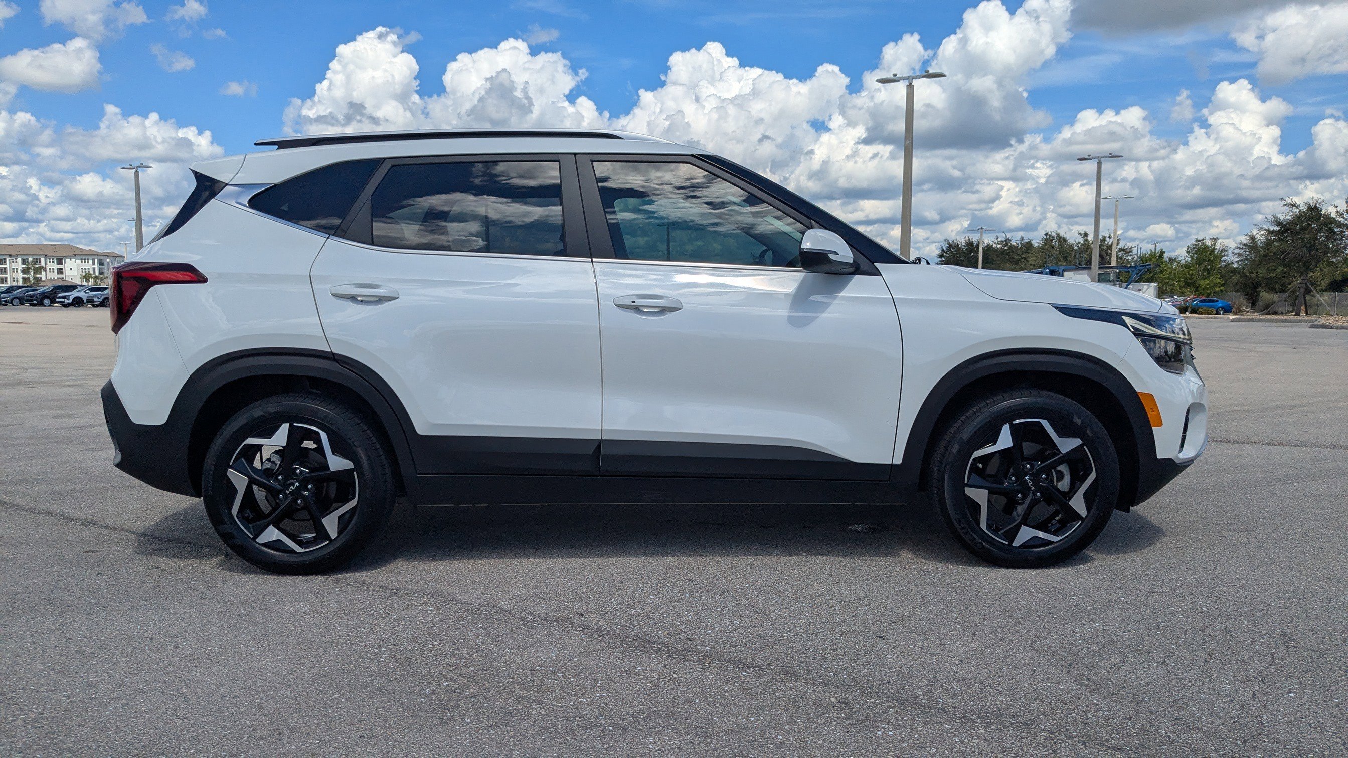 2024 Kia Seltos EX photo 4