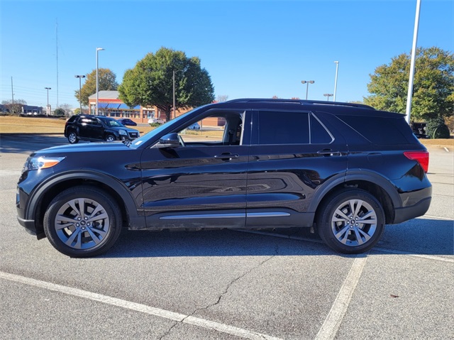 2022 Ford Explorer XLT photo 3