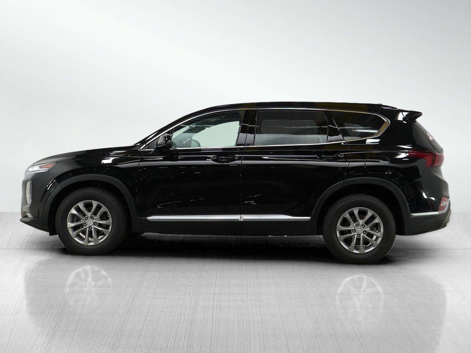 Used 2020 Hyundai Santa Fe SEL with VIN 5NMS3CAD1LH184047 for sale in Minneapolis, Minnesota