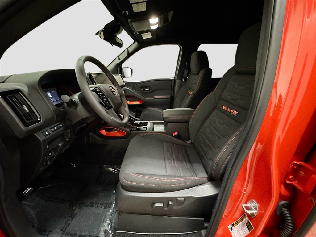 2025 Nissan Frontier PRO-4X photo 4