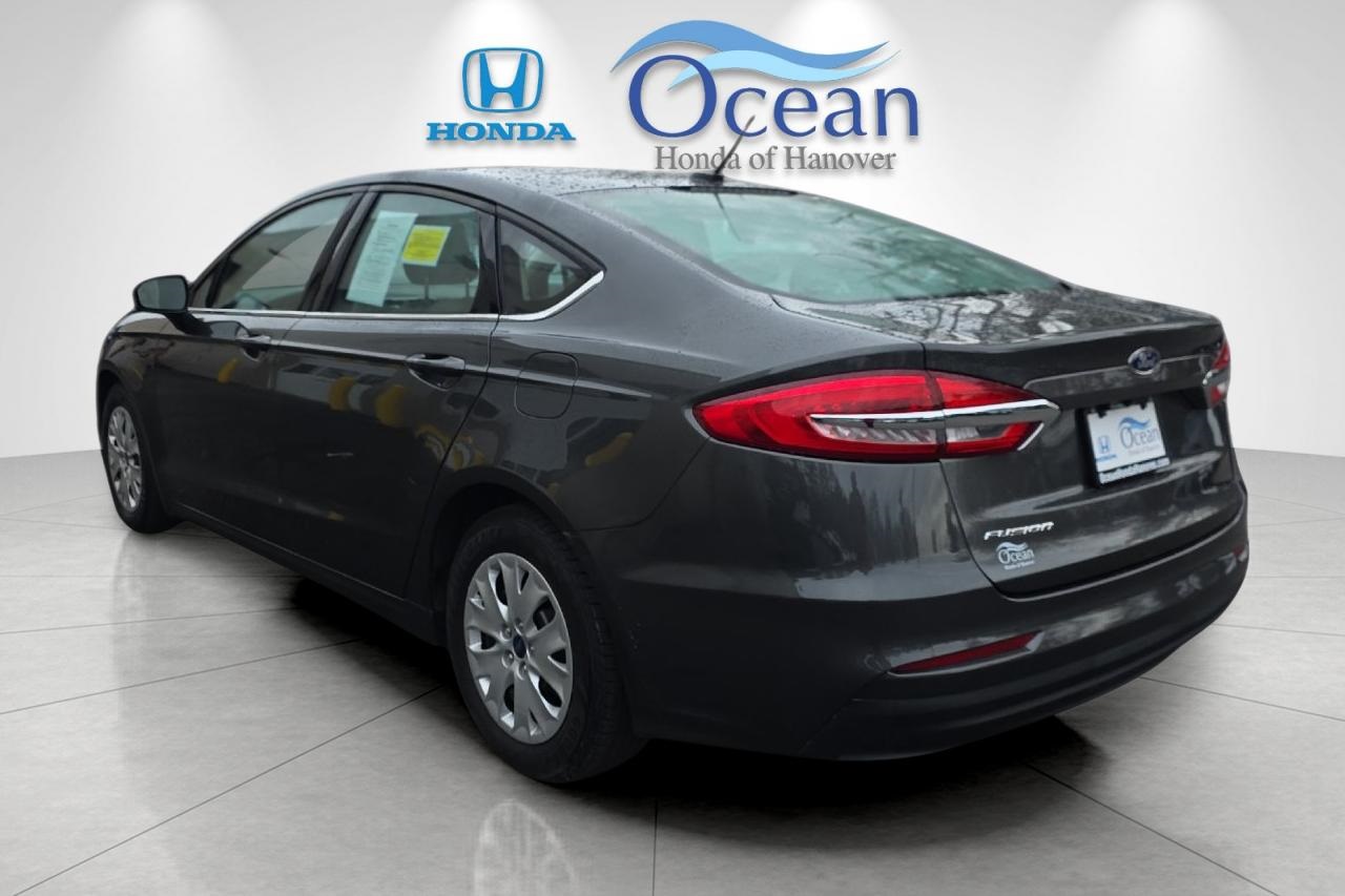 2019 Ford Fusion S photo 4