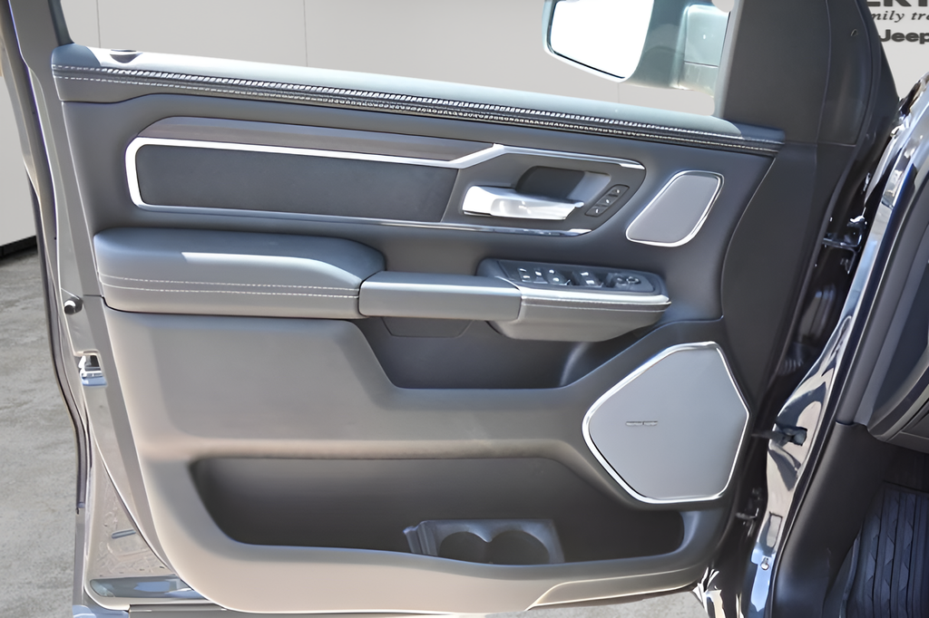 2025 Ram 1500 Laramie photo 10