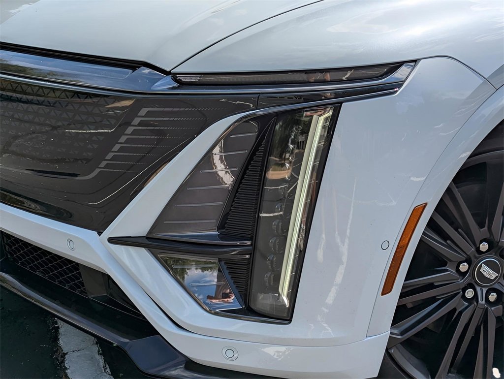 2026 Cadillac Lyriq photo 2