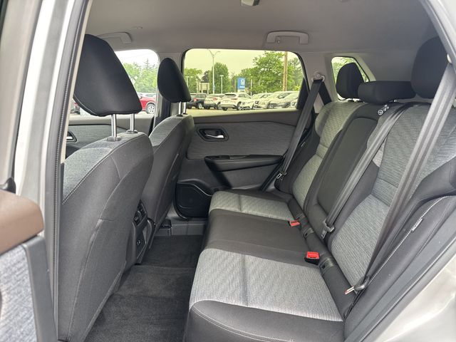 2023 Nissan Rogue SV photo 24