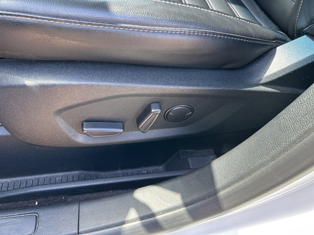 2020 Ford Edge SEL photo 12