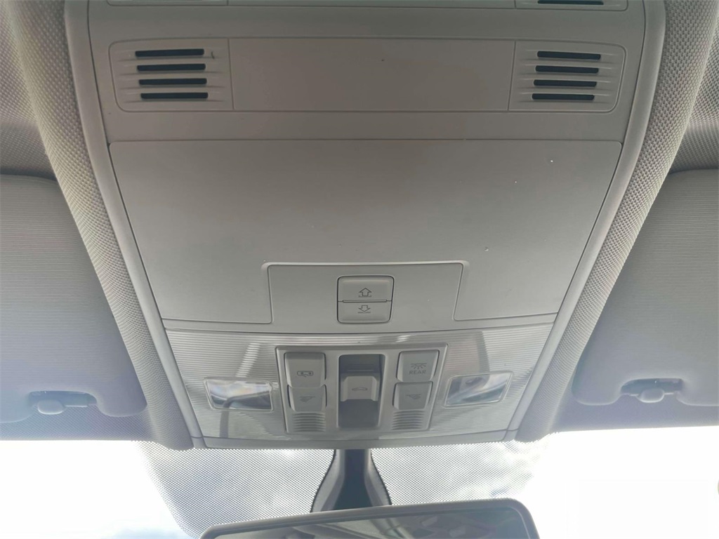 2019 Volkswagen Tiguan SE photo 26