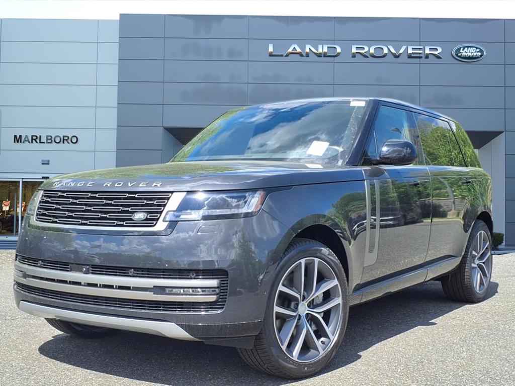 2025 Land Rover Range Rover SE's photo
