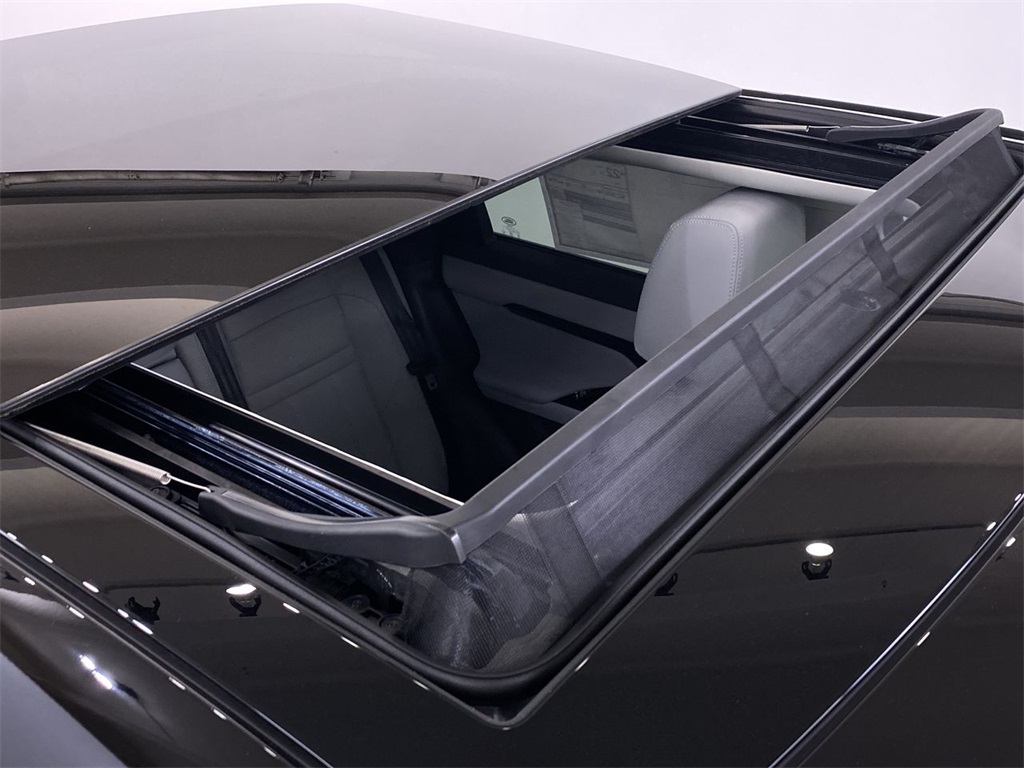 2025 Land Rover Range Rover S photo 24