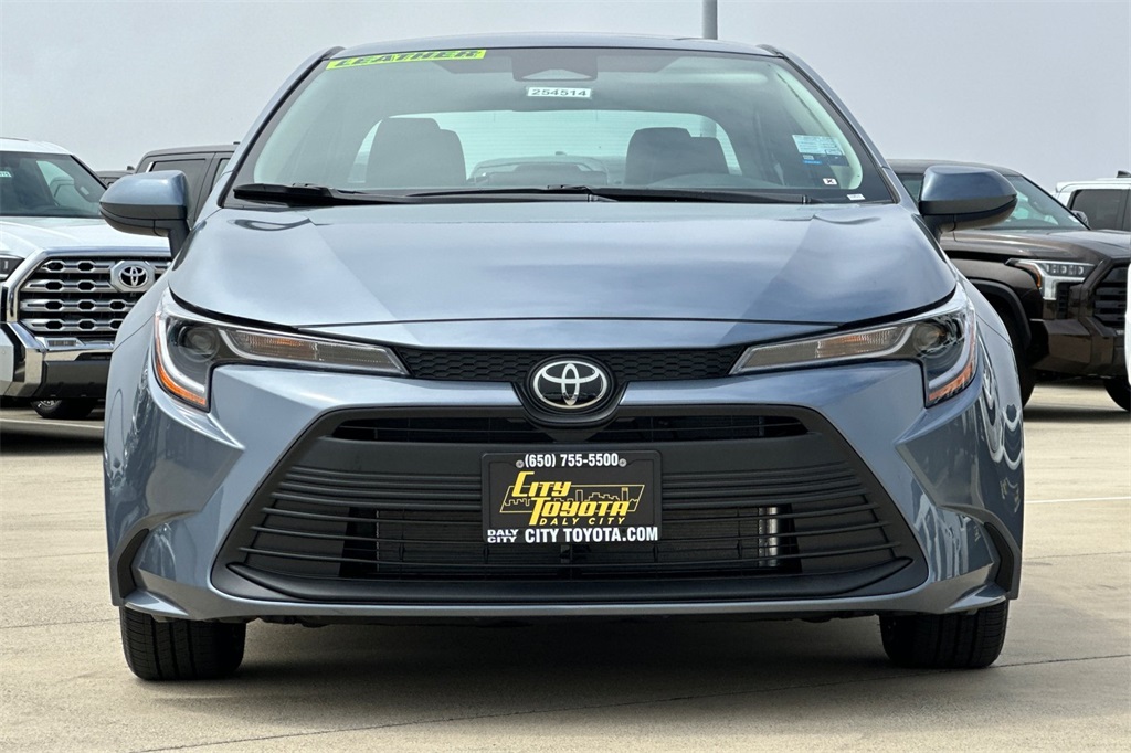 2025 Toyota Corolla LE photo 9