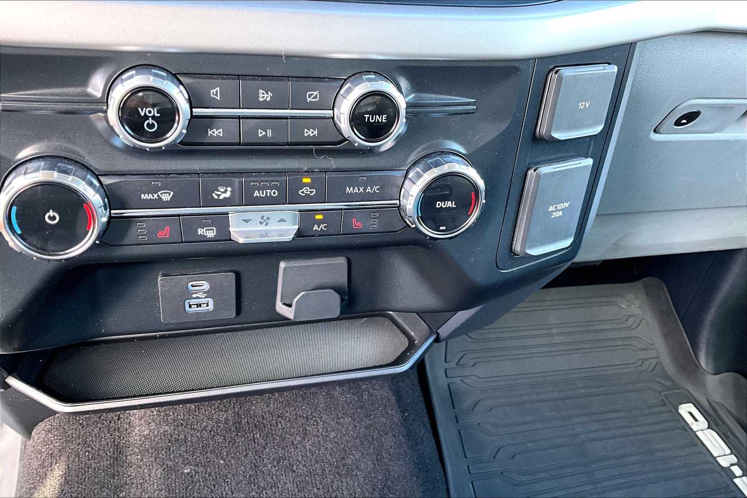 2022 Ford F-150 XLT photo 32