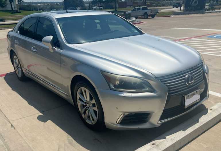 2013 Lexus LS 460 photo 2