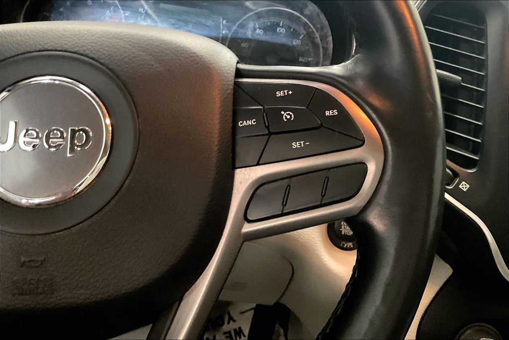 2021 Jeep Cherokee Latitude photo 16