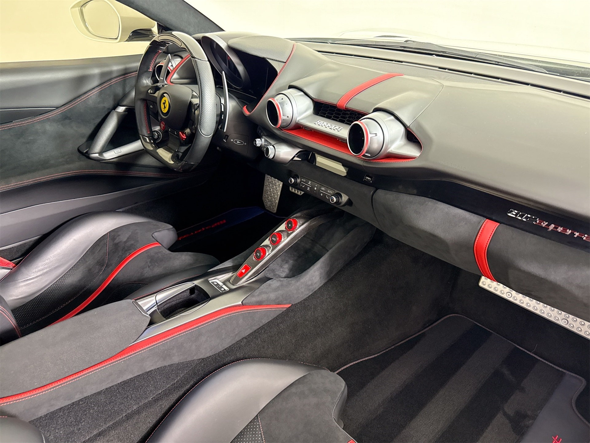 2020 Ferrari 812 Superfast Base photo 22