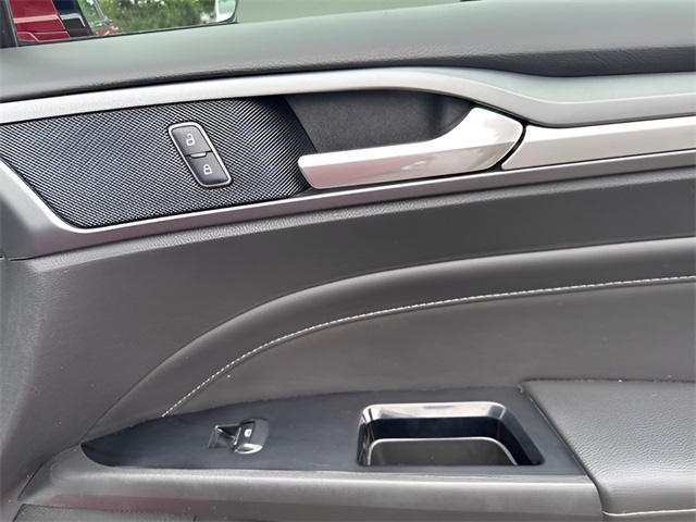 2016 Ford Fusion Titanium photo 15