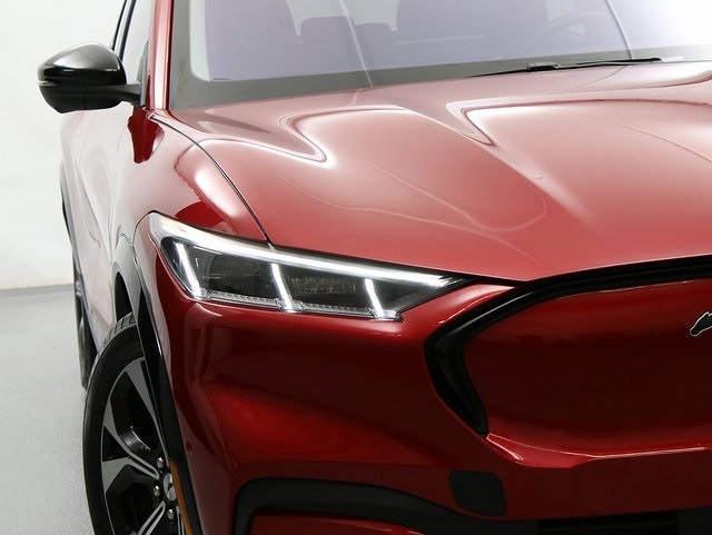 2021 Ford Mustang Mach-E Premium photo 4