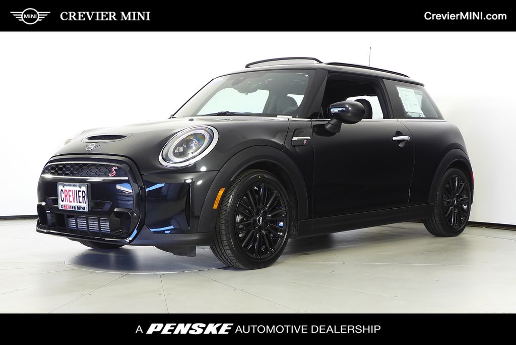2023 MINI 3 Door S's photo