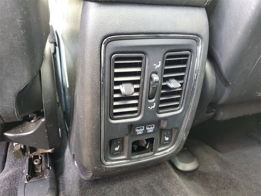 2014 Jeep Grand Cherokee Overland photo 15