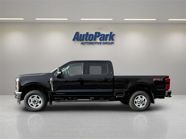 2026 Ford F-350 XLT photo 4