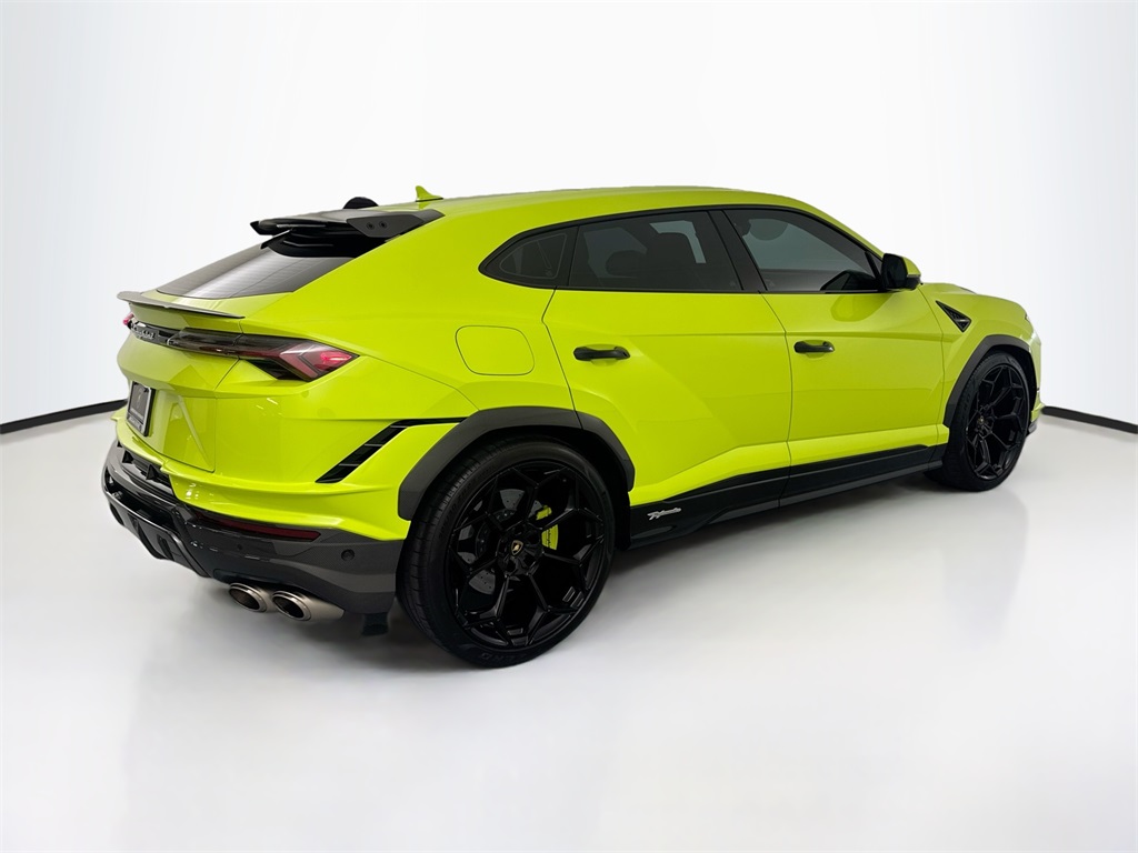 2024 Lamborghini Urus Performante photo 5